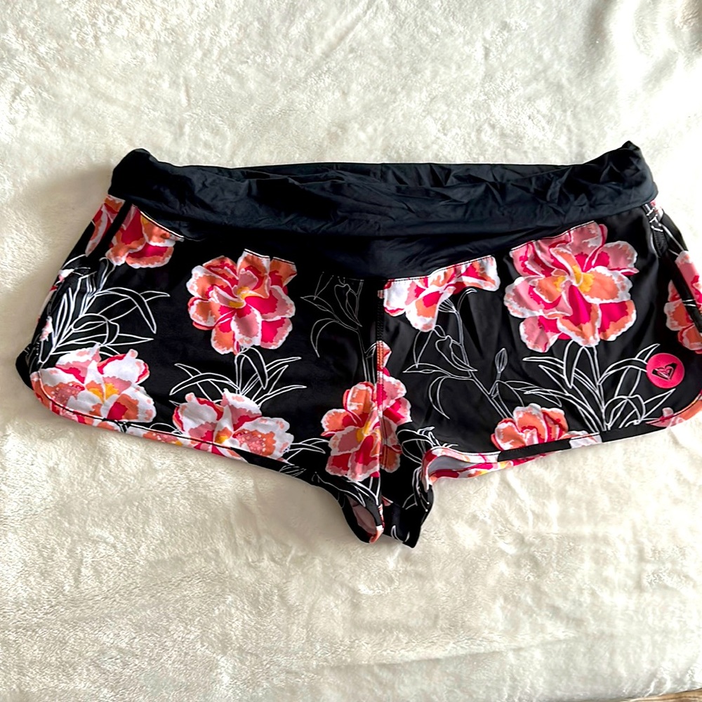 Roxy Black & Pink Floral boardshorts size XL